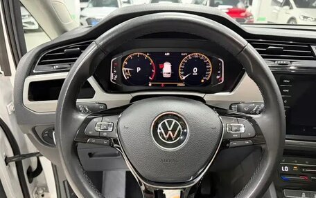 Volkswagen Touran III, 2022 год, 1 490 005 рублей, 9 фотография