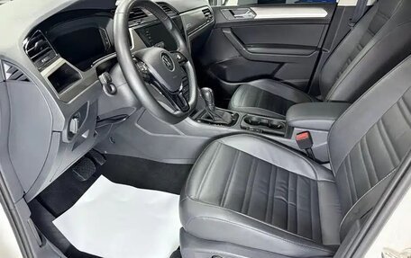 Volkswagen Touran III, 2022 год, 1 490 005 рублей, 16 фотография
