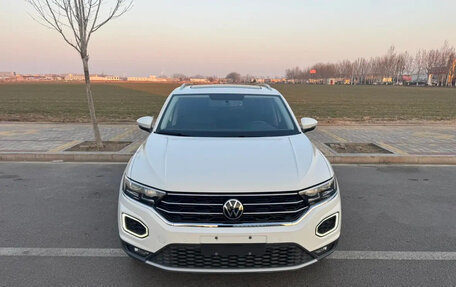 Volkswagen T-Roc I, 2022 год, 1 487 003 рублей, 1 фотография