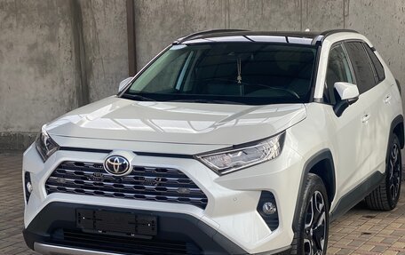 Toyota RAV4, 2022 год, 3 870 000 рублей, 6 фотография
