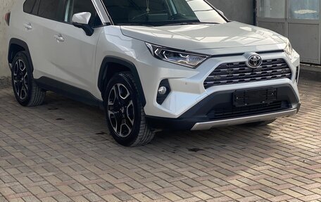 Toyota RAV4, 2022 год, 3 870 000 рублей, 5 фотография