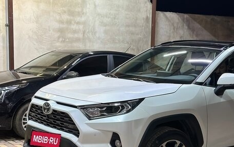 Toyota RAV4, 2022 год, 3 870 000 рублей, 4 фотография