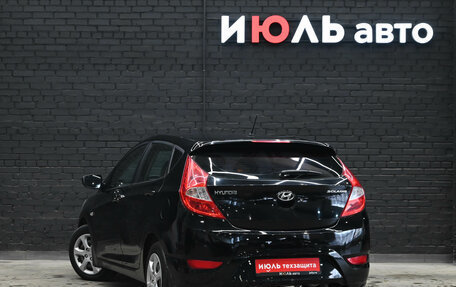 Hyundai Solaris II рестайлинг, 2011 год, 720 000 рублей, 4 фотография