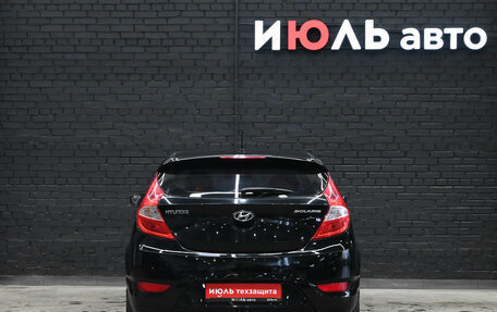 Hyundai Solaris II рестайлинг, 2011 год, 720 000 рублей, 5 фотография