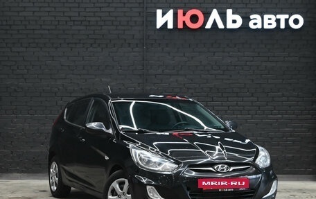 Hyundai Solaris II рестайлинг, 2011 год, 720 000 рублей, 3 фотография