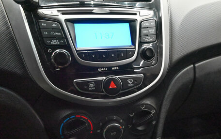 Hyundai Solaris II рестайлинг, 2011 год, 720 000 рублей, 15 фотография