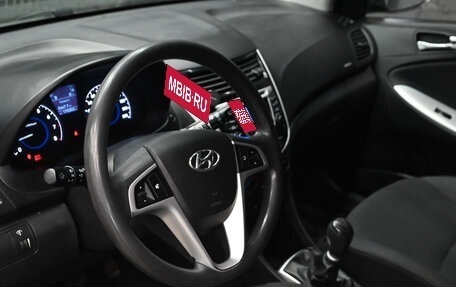 Hyundai Solaris II рестайлинг, 2011 год, 720 000 рублей, 16 фотография