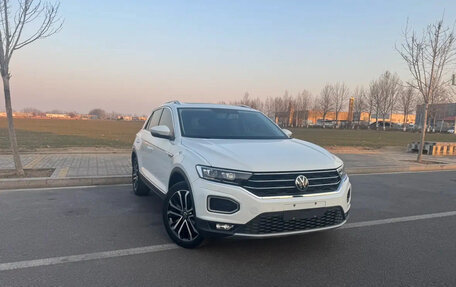 Volkswagen T-Roc I, 2022 год, 1 487 003 рублей, 3 фотография