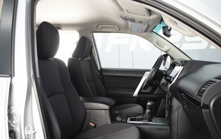 Toyota Land Cruiser Prado 150 рестайлинг 2, 2021 год, 4 982 000 рублей, 7 фотография