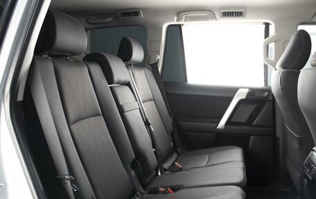Toyota Land Cruiser Prado 150 рестайлинг 2, 2021 год, 4 982 000 рублей, 5 фотография