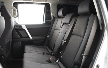 Toyota Land Cruiser Prado 150 рестайлинг 2, 2021 год, 4 982 000 рублей, 8 фотография