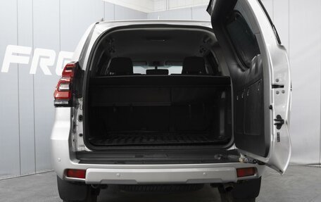 Toyota Land Cruiser Prado 150 рестайлинг 2, 2021 год, 4 982 000 рублей, 10 фотография