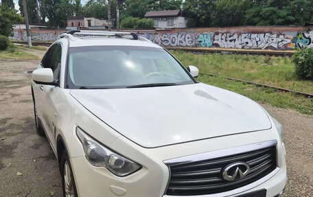 Infiniti QX70, 2015 год, 1 900 000 рублей, 9 фотография