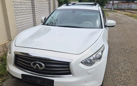 Infiniti QX70, 2015 год, 1 900 000 рублей, 12 фотография