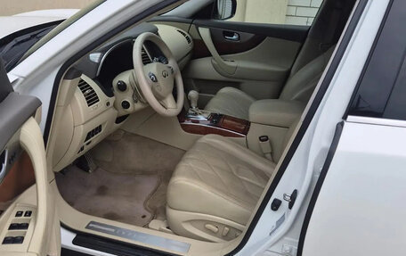 Infiniti QX70, 2015 год, 1 900 000 рублей, 10 фотография