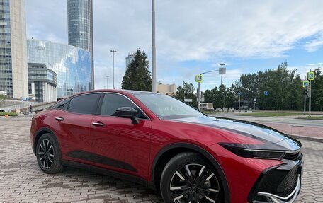 Toyota Crown, 2022 год, 6 300 000 рублей, 3 фотография