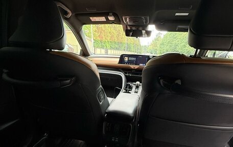 Toyota Crown, 2022 год, 6 300 000 рублей, 13 фотография