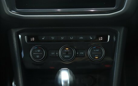Volkswagen Tiguan II, 2020 год, 2 889 000 рублей, 12 фотография