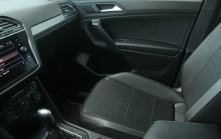 Volkswagen Tiguan II, 2020 год, 2 889 000 рублей, 19 фотография