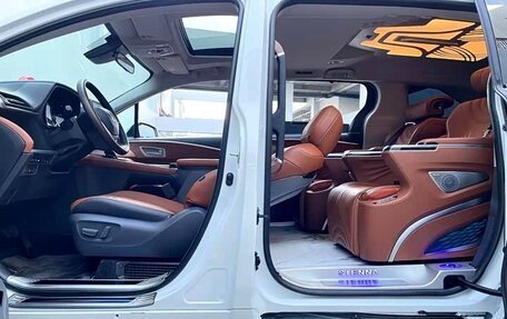 Toyota Sienna, 2024 год, 7 300 000 рублей, 18 фотография