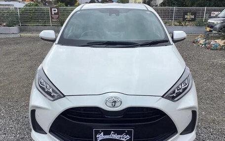 Toyota Yaris, 2021 год, 884 002 рублей, 2 фотография