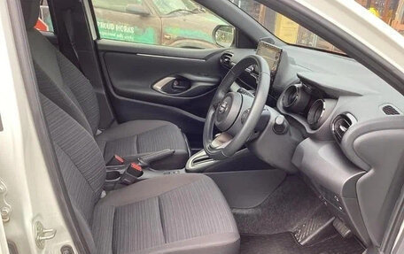 Toyota Yaris, 2021 год, 884 002 рублей, 14 фотография