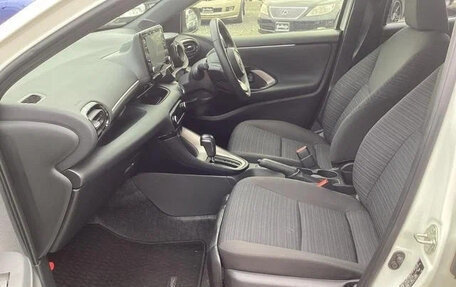 Toyota Yaris, 2021 год, 884 002 рублей, 12 фотография