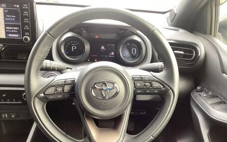 Toyota Yaris, 2021 год, 884 002 рублей, 16 фотография