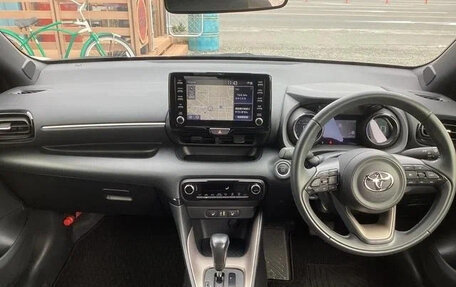 Toyota Yaris, 2021 год, 884 002 рублей, 15 фотография