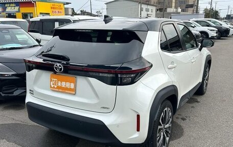 Toyota Yaris Cross, 2022 год, 1 554 002 рублей, 2 фотография