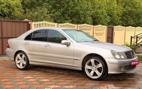 Mercedes-Benz C-Класс, 2005 год, 800 000 рублей, 1 фотография
