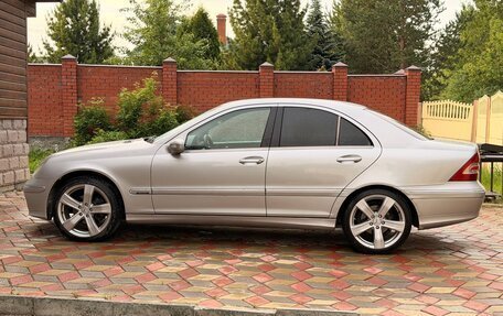 Mercedes-Benz C-Класс, 2005 год, 800 000 рублей, 10 фотография