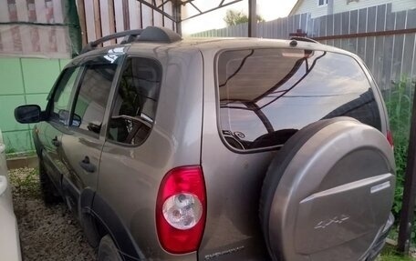Chevrolet Niva I рестайлинг, 2010 год, 445 000 рублей, 2 фотография
