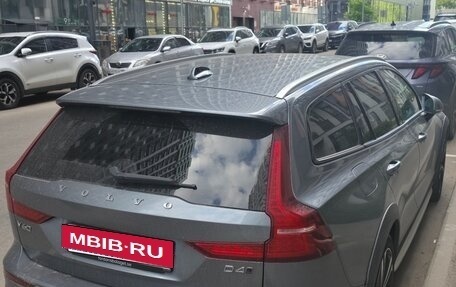 Volvo V60 Cross Country II, 2019 год, 3 000 000 рублей, 7 фотография