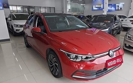 Volkswagen Golf VIII, 2022 год, 1 425 000 рублей, 2 фотография