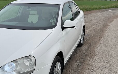 Volkswagen Jetta VI, 2010 год, 650 000 рублей, 5 фотография