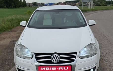 Volkswagen Jetta VI, 2010 год, 650 000 рублей, 4 фотография