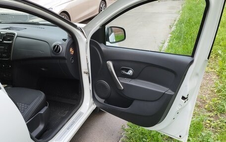 Renault Logan II, 2014 год, 720 000 рублей, 3 фотография