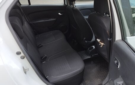 Renault Logan II, 2014 год, 720 000 рублей, 9 фотография