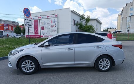 Hyundai Solaris II рестайлинг, 2018 год, 1 500 000 рублей, 3 фотография