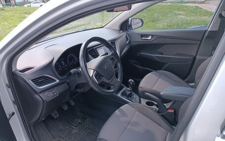 Hyundai Solaris II рестайлинг, 2018 год, 1 500 000 рублей, 9 фотография