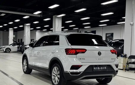 Volkswagen T-Roc I, 2022 год, 1 490 002 рублей, 2 фотография