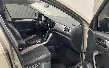 Volkswagen T-Roc I, 2023 год, 1 626 002 рублей, 11 фотография