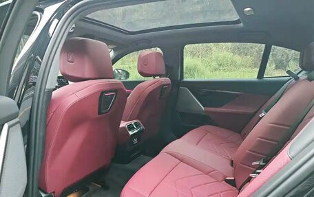 BMW 5 серия, 2025 год, 8 фотография