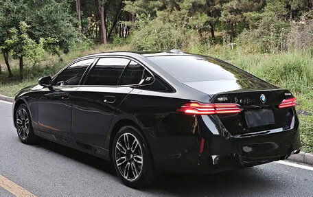 BMW 5 серия, 2025 год, 6 фотография