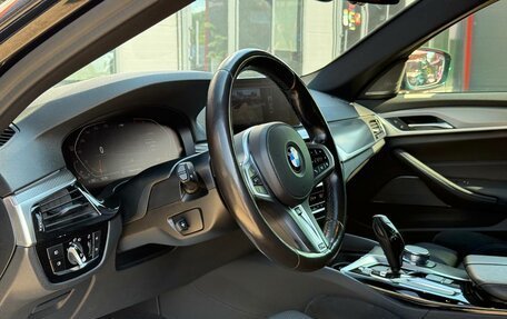 BMW 5 серия, 2019 год, 3 170 000 рублей, 21 фотография