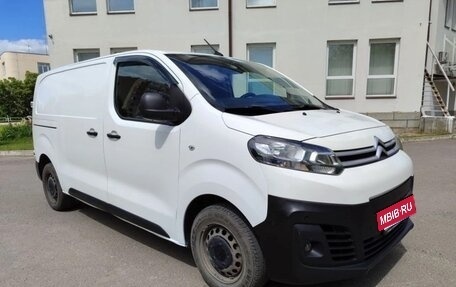 Citroen Jumpy III, 2017 год, 1 630 000 рублей, 2 фотография