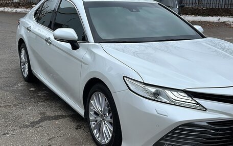 Toyota Camry, 2020 год, 3 300 000 рублей, 5 фотография