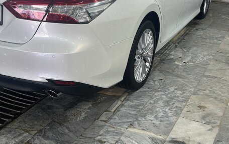Toyota Camry, 2020 год, 3 300 000 рублей, 4 фотография