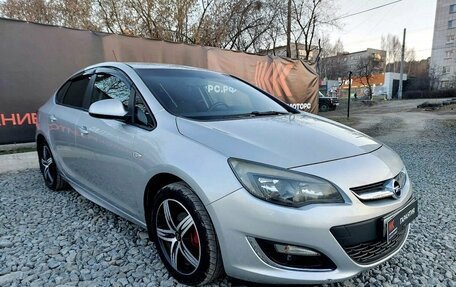 Opel Astra J, 2013 год, 919 000 рублей, 3 фотография
